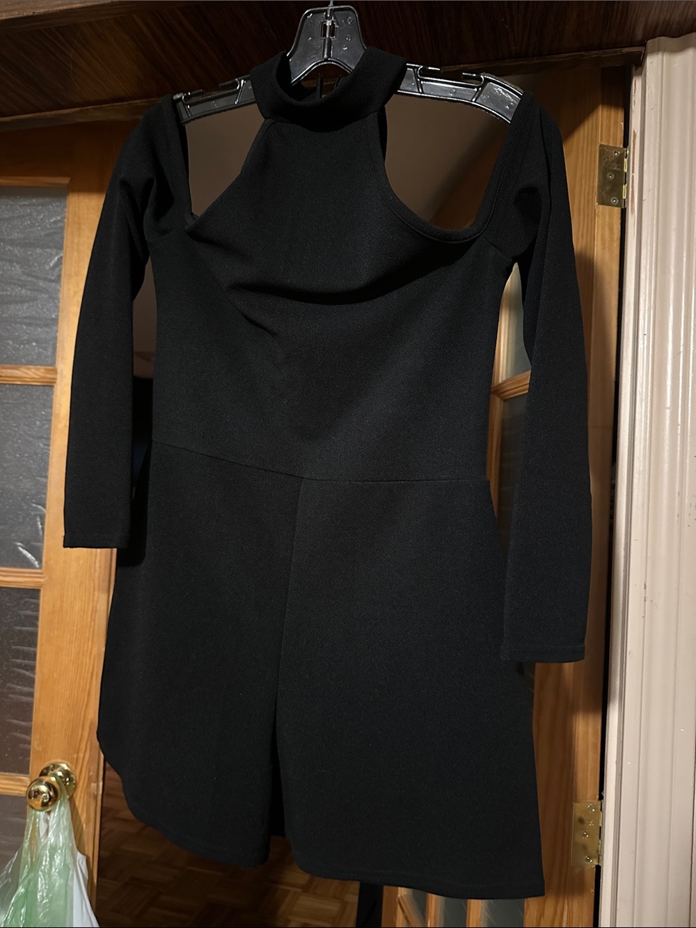 Women's Black Cold-Shoulder Long Sleeve Jumpsuit